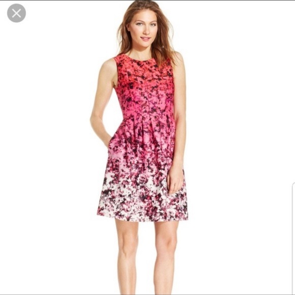 Vince Camuto Dresses & Skirts - Vince Camuto ombré floral sleeveless dress